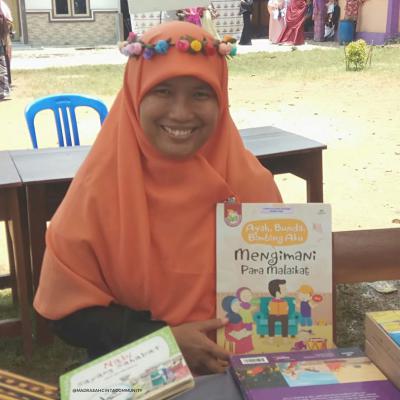 Manfaat Membacakan Buku Untuk  Anak